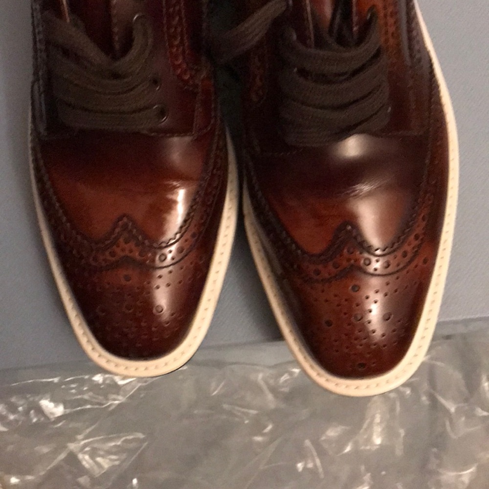 Prada Shoes - Picture 6 of 8